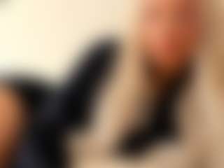 Live cam show with luckycandy - Average on Sex Cam Show
