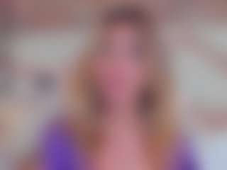 Live cam show with lucy-davies - Latina on Mixed Magazine Live | colombia
