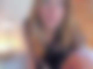 Live cam show with lucy-davies - Colombia on eurowanks.com