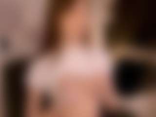 Live cam show with Nixxora - Oil on crypto-cams
