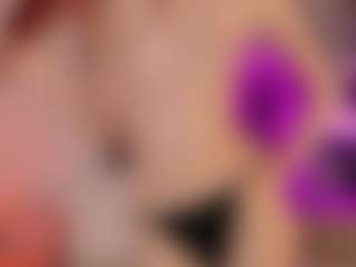Live cam show with Nixxora - Oil on SxyPornLive