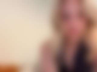 Live cam show with Oly - Nails on livesuperchat.net