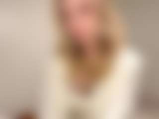 Live cam show with Oly - Green Eyes on xxxlivecams.org