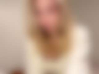 Live cam show with Oly - Green Eyes on CamwithHer