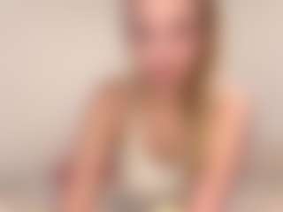 Live cam show with Oly - Green Eyes on Uber Horny