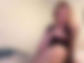Live cam show with Oly - Green Eyes on slutload