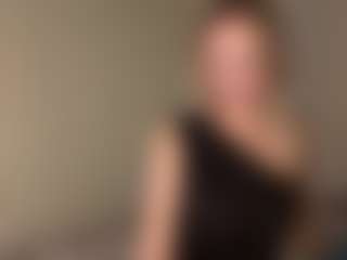 Live cam show with Oly - Green Eyes on CamwithHer