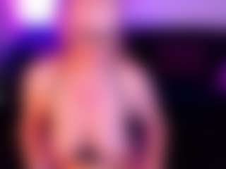 Live cam show with SiennaShinee - Mature on Streamer API