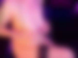 Live cam show with SiennaShinee - Middle Aged on Streamer API