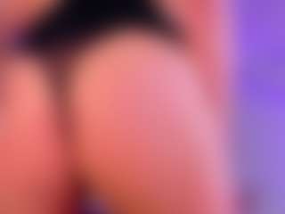 Live cam show with SiennaShinee - Granny on Mixed Magazine Live