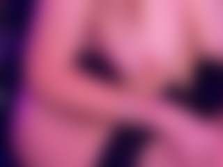 Live cam show with SiennaShinee - Normal on Mixed Magazine Live