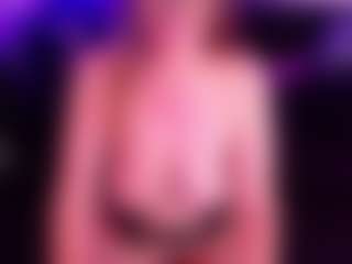 Live cam show with SiennaShinee - Blonde Hair Middle Aged on xDating