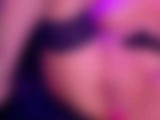 Live cam show with SiennaShinee - Granny MILF on Adult Interactions