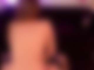 Live cam show with SiennaShinee - Granny on realtime-chat