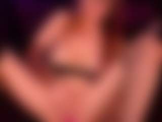 Live cam show with SiennaShinee - Granny Squirt on Camsoda