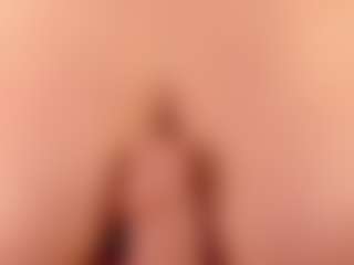 Live cam show with SiennaShinee - Granny on Mixed Magazine Live