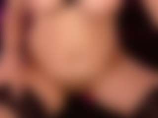Live cam show with SiennaShinee - Granny on Fling VIP Chat