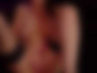 Live cam show with SiennaShinee - Middle Aged on Camsoda