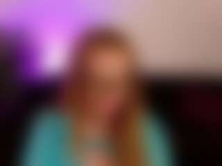 Live cam show with SiennaShinee - Blonde Hair Middle Aged on Camsoda