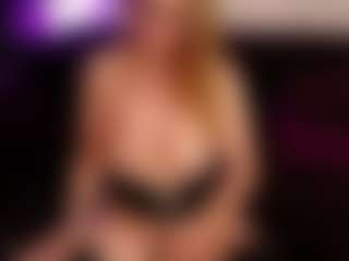 Live cam show with SiennaShinee - Mature on intimatelivegirls.com