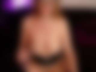 Live cam show with SiennaShinee - Middle Aged on thefappeningchat.com