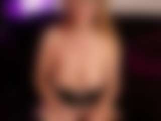Live cam show with SiennaShinee - Mature on justonemore.cc