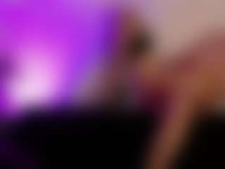 Live cam show with SiennaShinee - Blonde Hair Middle Aged on Big Tits