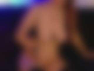 Live cam show with SiennaShinee - Granny on Fling VIP Chat