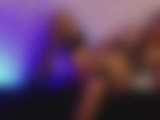Live cam show with SiennaShinee - Blonde Hair Middle Aged on nudelive.tv