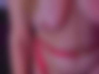 Live cam show with SiennaShinee - Granny on Camsoda