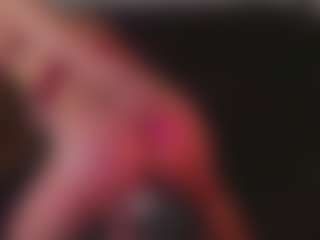 Live cam show with SiennaShinee - Granny Squirt on Big Tits