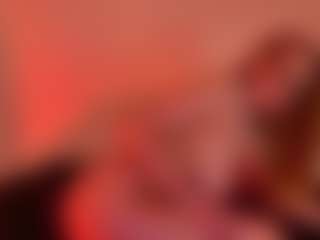Live cam show with SiennaShinee - Middle Aged on Camsoda
