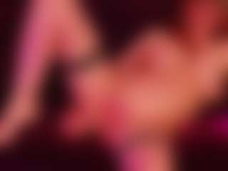 Live cam show with SiennaShinee - Mature on Camming Site