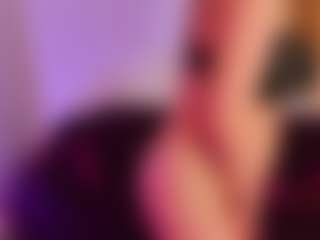 Live cam show with SiennaShinee - Granny Big Ass on Soda Cam