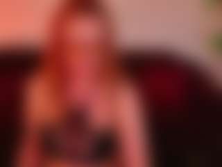 Live cam show with SiennaShinee - Granny on CamSextacy