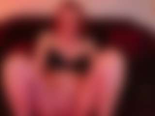 Live cam show with SiennaShinee - Mature on parknlotfishbdy