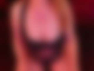Live cam show with SiennaShinee - Granny on Camsoda