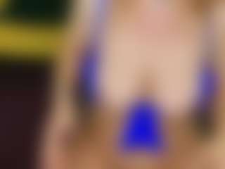 Live cam show with SiennaShinee - Normal on StripNow