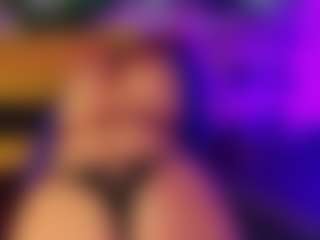 Live cam show with SiennaShinee - Striptease Granny on CSO-WL