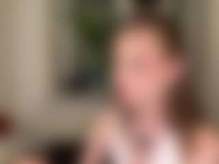Live cam show with SixtaFee - Skinny on livesexfox.com