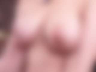 Live cam show with TraciKuhnel - Ass Clapping on WildCum