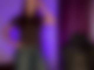 Live cam show with Lora - Lesbian on 1on1-livenow