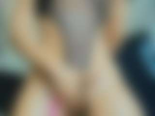 Live cam show with Amber-miller7 - Gamer Mature on AdultVida.com