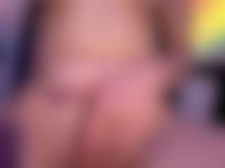 Live cam show with ArnitaBaiza - Facial Piercings on AdultVida.com