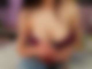 AvaaAddams's Live Sex Cam Show