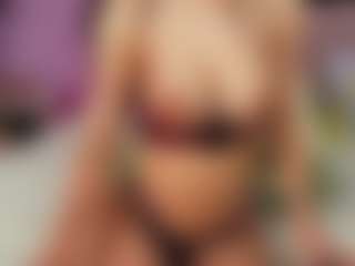 AvaaAddams's Live Sex Cam Show