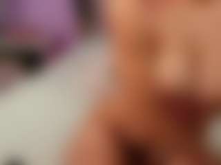 AvaaAddams's Live Sex Cam Show