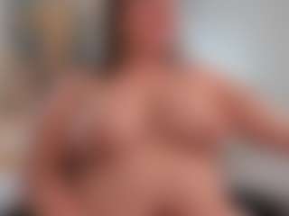 Live cam show with bella-fernand - Natural on CamwithHer