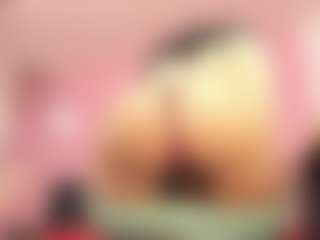 Live cam show with cristal-beauty - Average on CamwithHer