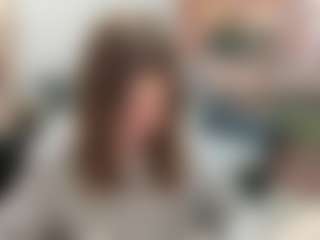 Live cam show with Mia - Average on Camsoda
